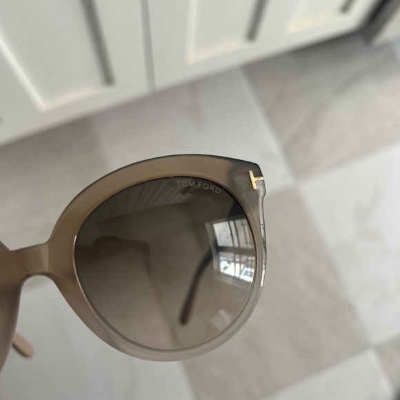 Tom Ford Monica TF429F Sunglasses Gray - Picture 5 of 8